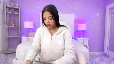 Snapshot of zoe_kravitx chatting on February 20, 2025, 6:06 am CAMILA online show from February 20, 2025, 6:06 am