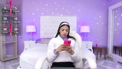 Snapshot of zoe_kravitx chatting on February 26, 2025, 4:47 am CAMILA online show from February 26, 2025, 4:47 am