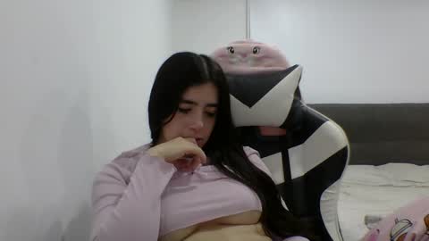 Zoe online show from November 13, 2025, 10:19 pm