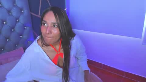 Snapshot of zoee_perez chatting on November 4, 2025, 8:08 pm zoee perez online show from November 4, 2025, 8:08 pm