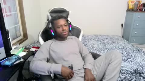 Snapshot of zoneingout chatting on December 26, 2024, 9:26 pm zoneingout online show from December 26, 2024, 9:26 pm