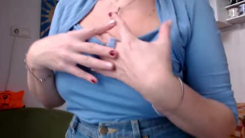 Snapshot of zosya1111 chatting on December 15, 2024, 9:45 am Zosya1111 online show from December 15, 2024, 9:45 am