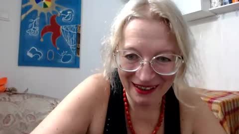 Snapshot of zosya1111 chatting on November 9, 2025, 10:35 am Zosya1111 online show from November 9, 2025, 10:35 am