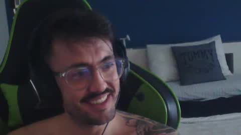 zusta10 online show from November 18, 2025, 12:42 pm