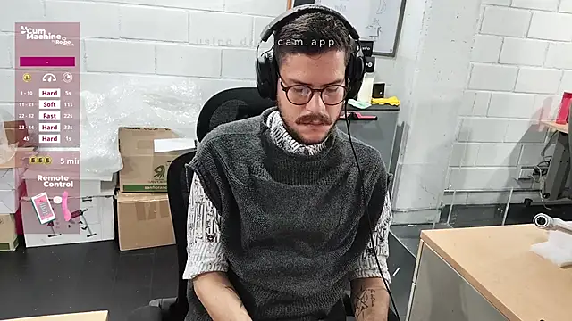 Snapshot of AndyHepburn chatting on October 6, 2025, 2:03 pm AndyHepburn online show from October 6, 2025, 2:03 pm