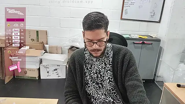 Snapshot of AndyHepburn chatting on October 9, 2025, 4:27 pm AndyHepburn online show from October 9, 2025, 4:27 pm