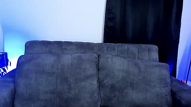 Snapshot of Stormi_Canniggia chatting on March 19, 2025, 8:23 am Stormi Canniggia online show from March 19, 2025, 8:23 am