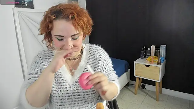 Snapshot of samanthaanderson_ chatting on October 8, 2025, 10:07 pm samanthaanderson  online show from October 8, 2025, 10:07 pm