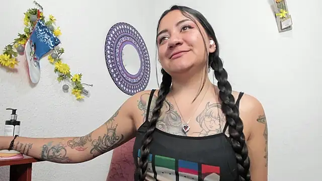 Snapshot of Hanna_moore1 chatting on December 16, 2024, 7:21 pm Hanna moore1 online show from December 16, 2024, 7:21 pm