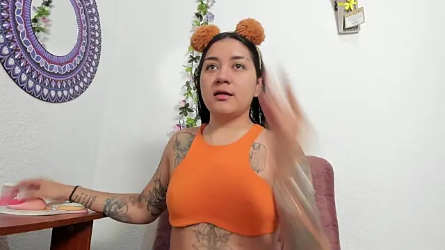 Snapshot of Hanna_moore1 chatting on January 16, 2025, 6:48 pm Hanna moore1 online show from January 16, 2025, 6:48 pm