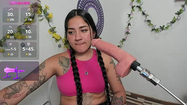 Snapshot of Hanna_moore1 chatting on March 20, 2025, 10:18 pm Hanna moore1 online show from March 20, 2025, 10:18 pm