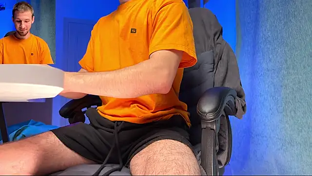 Snapshot of Farmer_James chatting on September 19, 2025, 12:17 pm Farmer James online show from September 19, 2025, 12:17 pm