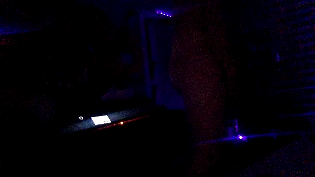 Snapshot of Fr4nk1eFFuxxx chatting on December 15, 2024, 10:07 am Fr4nk1eFFuxxx online show from December 15, 2024, 10:07 am