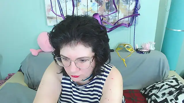 Snapshot of EverlyRays chatting on December 11, 2024, 6:58 am EverlyRays online show from December 11, 2024, 6:58 am
