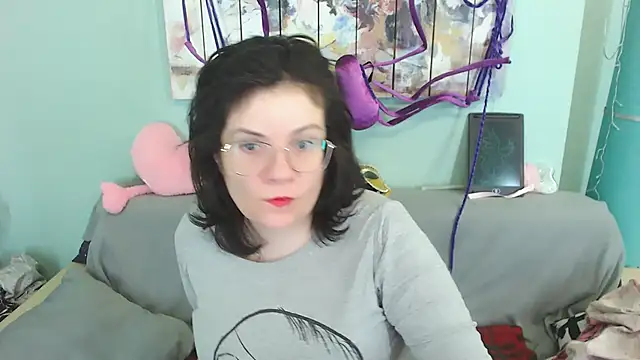 Snapshot of EverlyRays chatting on December 21, 2024, 4:25 pm EverlyRays online show from December 21, 2024, 4:25 pm