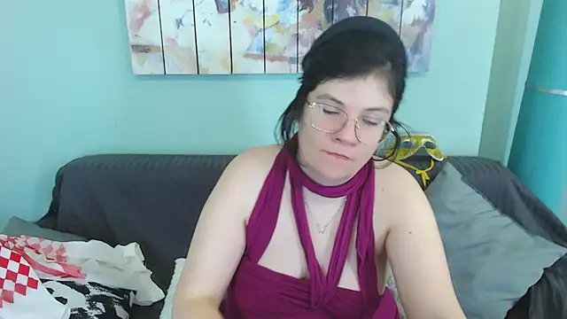 Snapshot of EverlyRays chatting on February 11, 2025, 1:30 pm EverlyRays online show from February 11, 2025, 1:30 pm