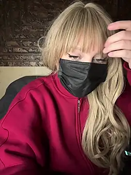 Snapshot of Mayoosh6 chatting on February 17, 2025, 6:53 am Mayoosh6 online show from February 17, 2025, 6:53 am