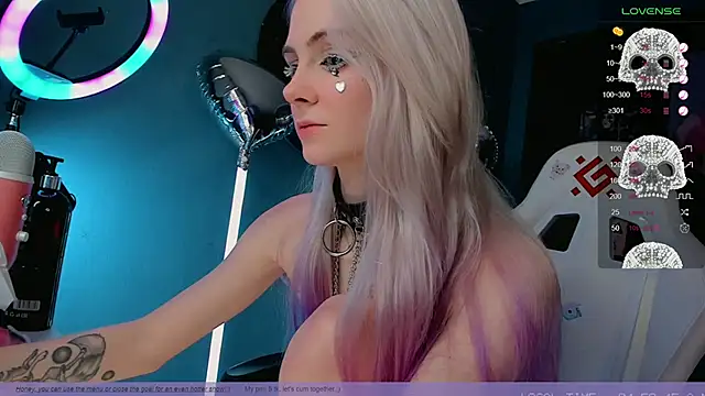 Snapshot of Fridart-house_Fortuna chatting on January 28, 2025, 1:59 pm Fridart-house Fortuna online show from January 28, 2025, 1:59 pm