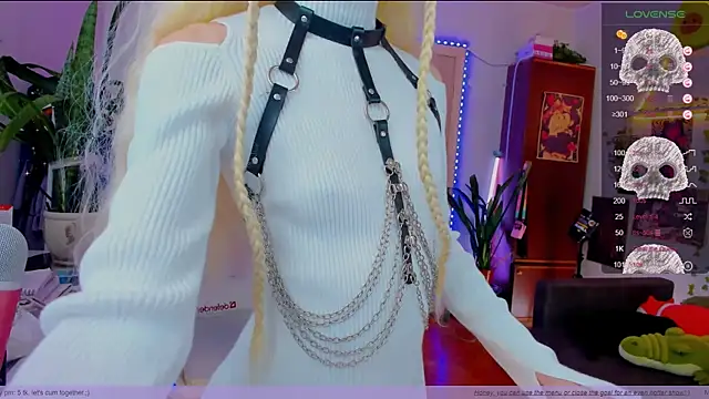 Snapshot of Fridart-house_Fortuna chatting on November 7, 2025, 1:44 pm Fridart-house Fortuna online show from November 7, 2025, 1:44 pm