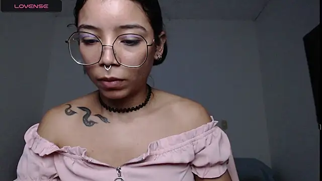 Snapshot of Putaku_San chatting on September 12, 2025, 3:50 am Putaku San online show from September 12, 2025, 3:50 am