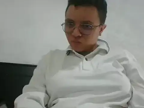 Snapshot of EdenJupiter chatting on October 28, 2025, 4:16 am EdenJupiter online show from October 28, 2025, 4:16 am