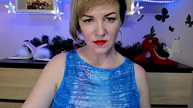 Snapshot of feliziaDesire chatting on January 2, 2025, 2:02 pm feliziaDesire online show from January 2, 2025, 2:02 pm