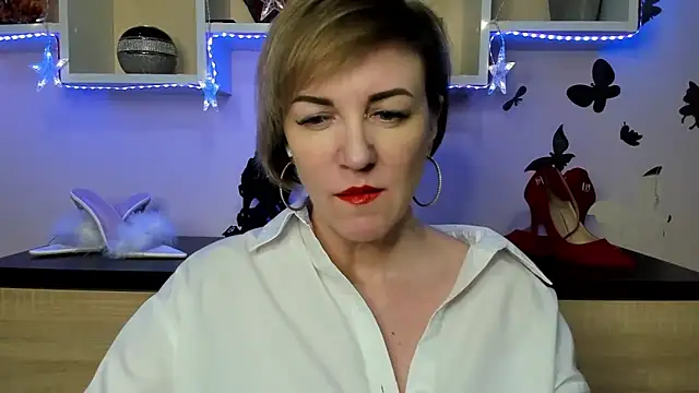 Snapshot of feliziaDesire chatting on February 3, 2025, 8:46 am feliziaDesire online show from February 3, 2025, 8:46 am