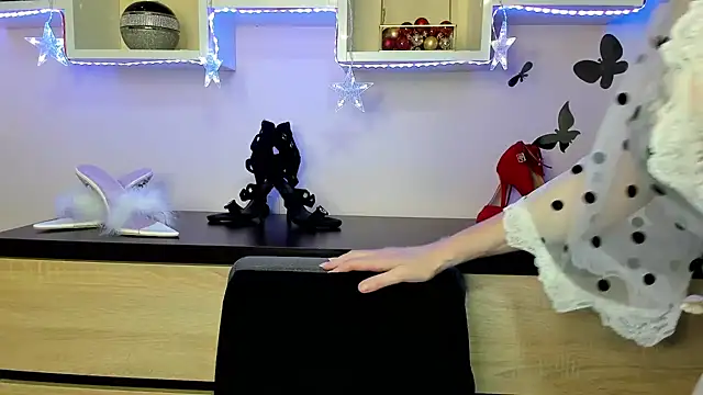 Snapshot of feliziaDesire chatting on February 6, 2025, 4:42 am feliziaDesire online show from February 6, 2025, 4:42 am