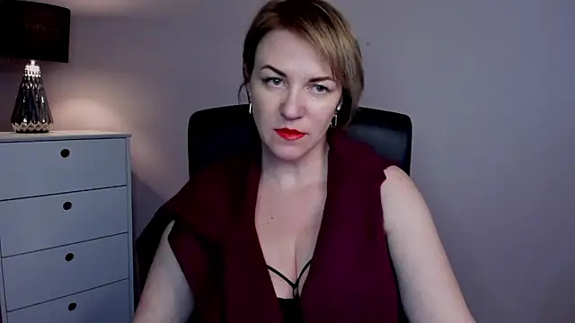 Snapshot of feliziaDesire chatting on February 12, 2025, 5:48 pm feliziaDesire online show from February 12, 2025, 5:48 pm