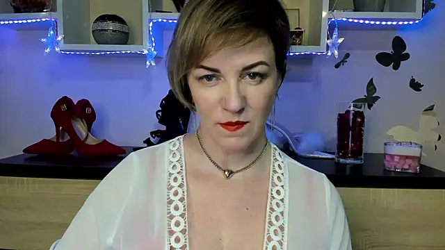 Snapshot of feliziaDesire chatting on February 14, 2025, 10:28 am feliziaDesire online show from February 14, 2025, 10:28 am