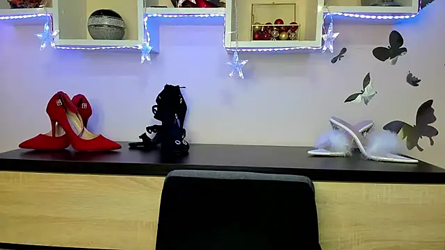 Snapshot of feliziaDesire chatting on February 15, 2025, 10:11 am feliziaDesire online show from February 15, 2025, 10:11 am