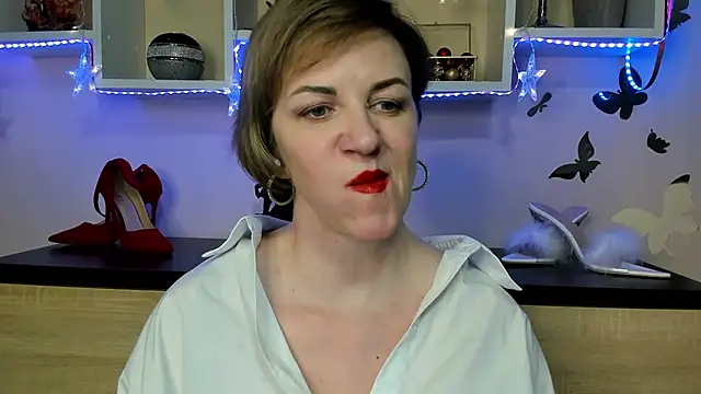 Snapshot of feliziaDesire chatting on February 23, 2025, 2:35 pm feliziaDesire online show from February 23, 2025, 2:35 pm