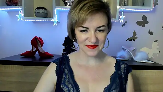 Snapshot of feliziaDesire chatting on March 8, 2025, 6:54 am feliziaDesire online show from March 8, 2025, 6:54 am