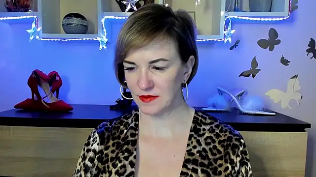 Snapshot of feliziaDesire chatting on March 18, 2025, 2:25 am feliziaDesire online show from March 18, 2025, 2:25 am