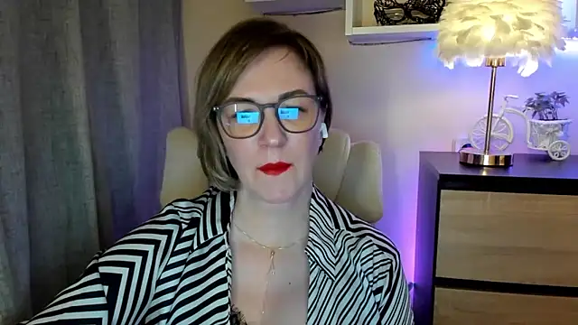 Snapshot of feliziaDesire chatting on October 30, 2025, 6:48 am feliziaDesire online show from October 30, 2025, 6:48 am