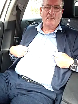 Snapshot of stiffandlubed@xh chatting on March 2, 2025, 9:43 pm stiffandlubedxh online show from March 2, 2025, 9:43 pm