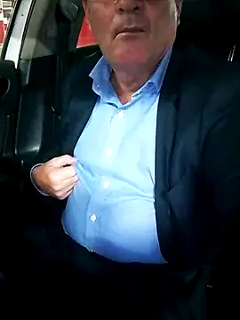 Snapshot of stiffandlubed@xh chatting on September 15, 2025, 8:25 am stiffandlubedxh online show from September 15, 2025, 8:25 am