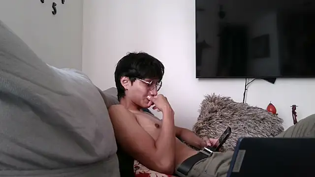 Snapshot of LuiSexvill chatting on September 12, 2025, 7:47 pm LuiSexvill online show from September 12, 2025, 7:47 pm