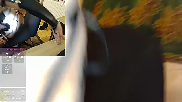 Snapshot of SissyLunaCD chatting on December 13, 2024, 11:17 pm SissyLunaCD online show from December 13, 2024, 11:17 pm