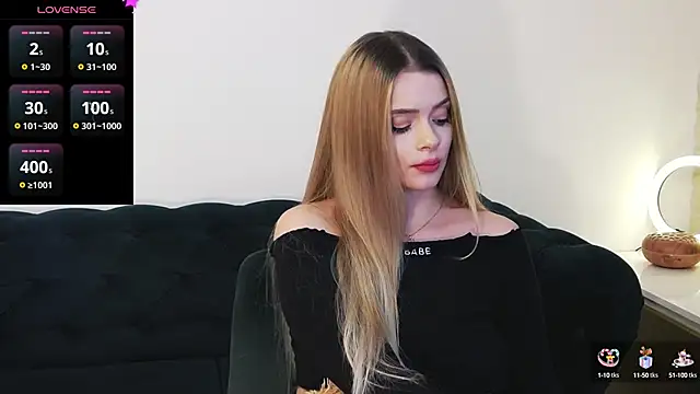 Snapshot of Kailynn_Moenn chatting on December 15, 2024, 11:09 pm Kailynn Moenn online show from December 15, 2024, 11:09 pm