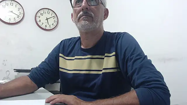 Snapshot of cenizo10124 chatting on December 6, 2024, 10:08 pm cenizo10124 online show from December 6, 2024, 10:08 pm