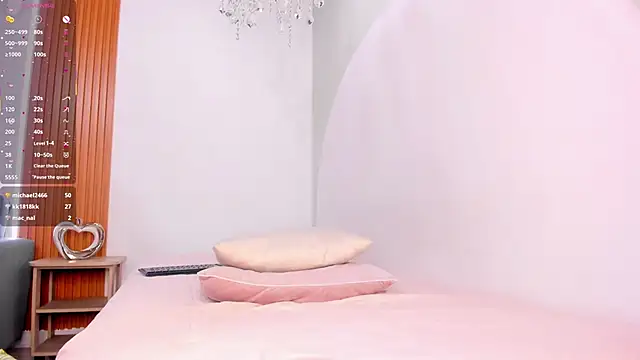 Snapshot of Madiison_Cooper chatting on October 27, 2025, 6:01 pm Madiison Cooper online show from October 27, 2025, 6:01 pm