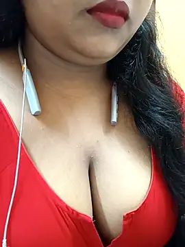 Snapshot of Sophiaboudi chatting on September 24, 2025, 7:23 am Sophiaboudi online show from September 24, 2025, 7:23 am