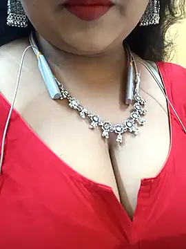 Snapshot of Sophiaboudi chatting on September 25, 2025, 6:00 pm Sophiaboudi online show from September 25, 2025, 6:00 pm