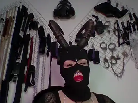 Snapshot of FeticheMacabre chatting on January 5, 2025, 3:43 am FeticheMacabre online show from January 5, 2025, 3:43 am