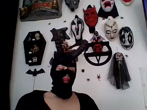 Snapshot of FeticheMacabre chatting on September 27, 2025, 7:30 pm FeticheMacabre online show from September 27, 2025, 7:30 pm