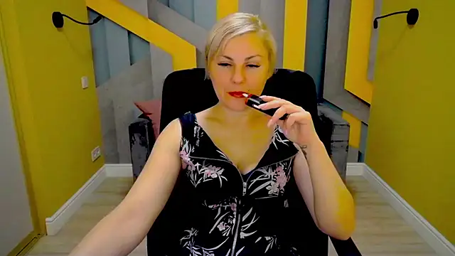 Snapshot of Candy_Long chatting on December 3, 2024, 11:57 pm Candy Long online show from December 3, 2024, 11:57 pm