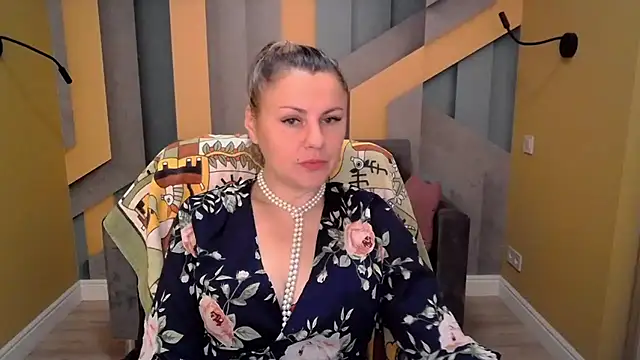 Snapshot of Candy_Long chatting on October 14, 2025, 5:30 am Candy Long online show from October 14, 2025, 5:30 am