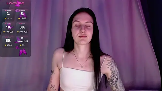 Snapshot of NiaEllis chatting on March 20, 2025, 11:02 pm NiaEllis online show from March 20, 2025, 11:02 pm