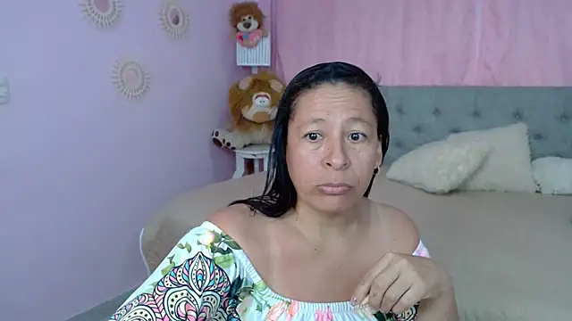 mature martina online show from October 16, 2025, 9:38 pm
